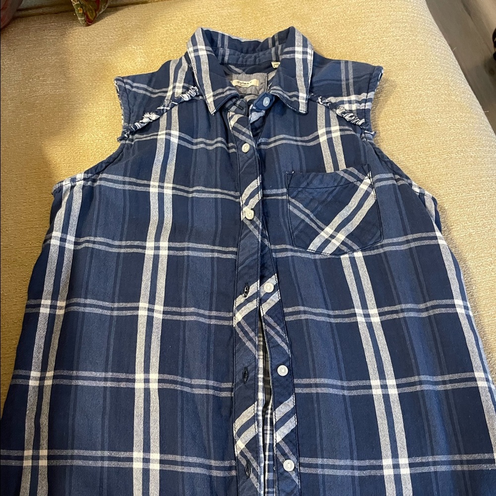 Sleeveless blue plaid fringe shirt